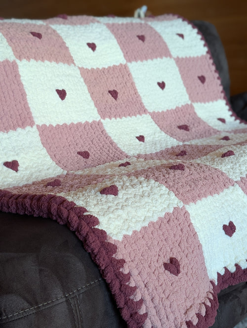 Queen of Hearts Throw Blanket